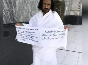 Umrah Atas Nama Ratu Elizabeth II, Pria Yaman Ini Ditangkap