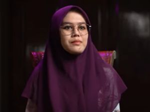 Profil Ning Imaz, Anak Pengasuh Ponpes Lirboyo Kediri Profil Ning Imaz, Anak Pengasuh Ponpes Lirboyo Kediri