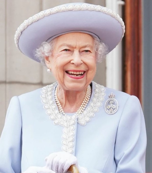 Elemen Penting dari Penampilan Ratu Elizabeth II