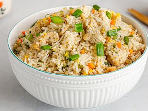 Resep Nasi Goreng Ayam Sayuran ala Restoran Chinese Food yang Enak