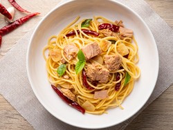 Resep Spaghetti Tuna dan Cabe Kering yang Pedas Gurihnya Mantap