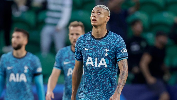 LISBON, PORTUGAL - SEPTEMBER 13: Richarlison of Tottenham Hotspur  during the UEFA Champions League  match between Sporting CP v Tottenham Hotspur at the Estadio Jose Alvalade on September 13, 2022 in Lisbon Portugal (Photo by Eric Verhoeven/Soccrates/Getty Images)