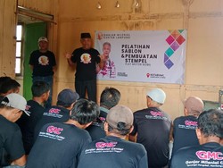 Relawan Pendukung Ganjar Lampung Ajarkan Keterampilan Sablon-Stempel