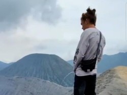 Turis Asing Kencingi Kawah Bromo, TNBTS Akan Edukasi Pengunjung Soal Larangan
