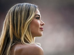 Jurnalis Cantik Batal Bugil Keliling Camp Nou karena Barca...