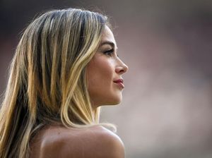 Jurnalis Cantik Batal Bugil Keliling Camp Nou karena Barca... Jurnalis Cantik Batal Bugil Keliling Camp Nou karena Barca...