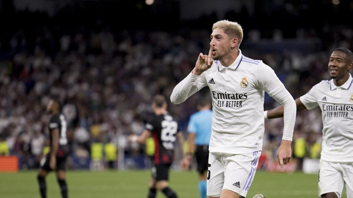 Federico Valverde merayakan golnya ke gawang Real Madrid. (Foto: DeFodi Images via Getty Images/DeFodi Images)