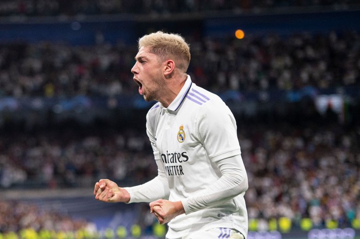 MADRID, SPAIN - SEPTEMBER 14: Federico Valverde of Real Madrid CF celebrates his goal during the UEFA Champions League group F match between Real Madrid and RB Leipzig at Estadio Santiago Bernabeu on September 14, 2022 in Madrid, Spain. (Photo by Alvaro Medranda/Eurasia Sport Images/Getty Images)