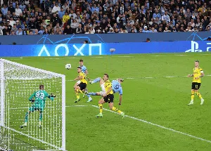 Bukan Pesawat, Bukan Burung... Ini Haaland Terbang Cetak Gol! Bukan Pesawat, Bukan Burung... Ini Haaland Terbang Cetak Gol!