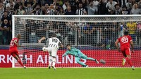 Keunggulan itu sirna jelang turun minum. Benfica mendapatkan penalti setelah Fabio Miretti melanggar Goncalo Ramos dan Joao Mario menuntaskannya menjadi gol. Skor 1-1 tuntaskan babak pertama.