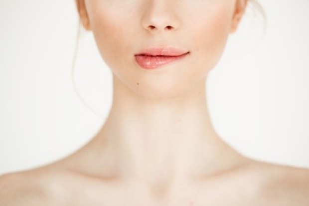 Menjilat dan mengelupas bibir dapat menyebabkan luka dan iritasi