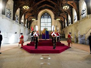 Melihat Tempat Persemayaman Terakhir Ratu Elizabeth II di Westminster Hall Melihat Tempat Persemayaman Terakhir Ratu Elizabeth II di Westminster Hall