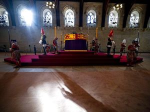 Jenazah Ratu Elizabeth II Disemayamkan di Westminster Hall