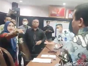 Saat Anggota DPRD Pekanbaru Diumpat Kata Kasar di RDP Saat Anggota DPRD Pekanbaru Diumpat Kata Kasar di RDP