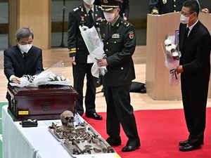 Foto Pemulangan Jasad Tentara China yang Gugur dalam Perang Korea Foto Pemulangan Jasad Tentara China yang Gugur dalam Perang Korea