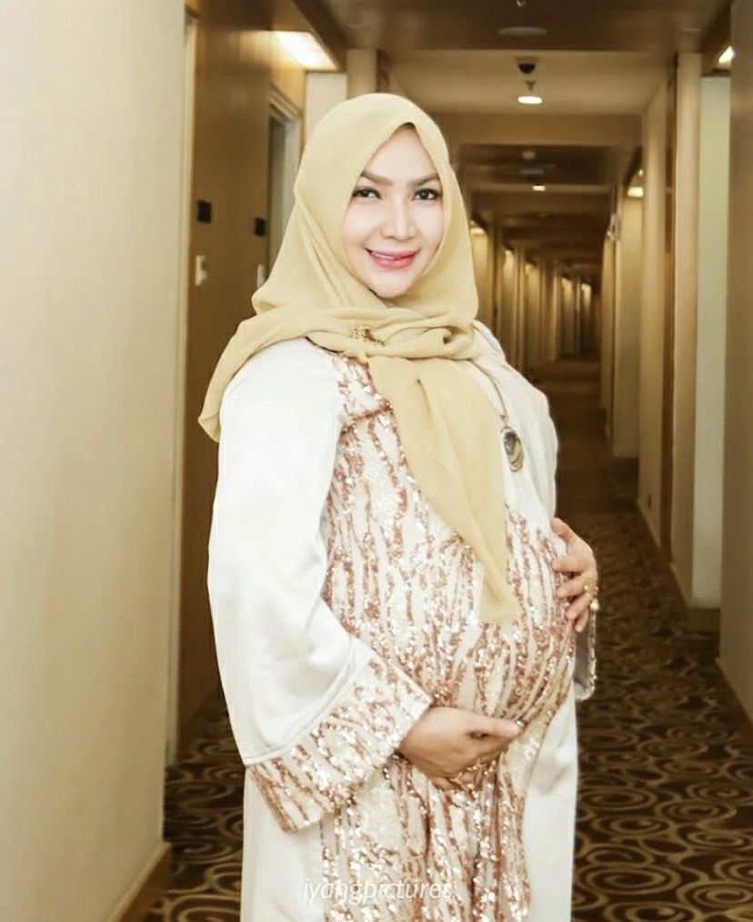 Kulineran dan Momen Masak Seru Roro Fitria