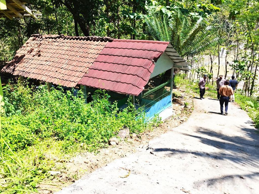 Misteri Truk Nyasar ke Kuburan Usai Antar Wanita di Semarang