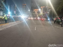 Massa Demo di Patung Kuda Bubar, Jl Merdeka Barat Masih Ditutup