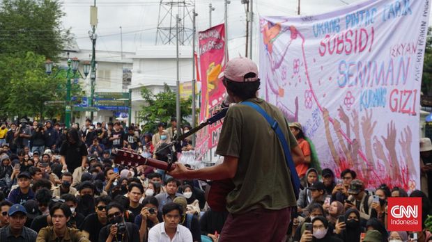 ARAK gelar panggung rakyat di lokasi demo tolak kenaikan tarif BBM, Kota Yogyakarta, Kamis (15/9).