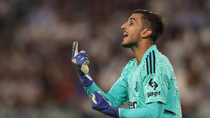 TURIN, ITALY - SEPTEMBER 14: Mattia Perin, Carlo Pinsoglio and Leonardo Bonucci of Juventus disappointed after the UEFA Champions League group H match between Juventus and SL Benfica at Allianz Stadium on September 14, 2022 in Turin, Italy. (Photo by Daniele Badolato - Juventus FC/Juventus FC via Getty Images)