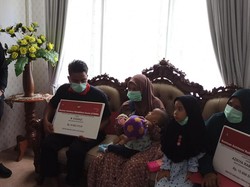 Mensos Salurkan Bantuan untuk Bocah di Aceh Penderita Bocor Jantung