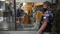 Parah! Begini Suasana Bank BLOM Lebanon Setelah Dirusak Nasabah