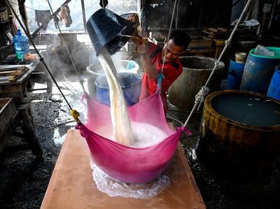 Potret Perajin Tahu, Bertahan dari Efek Domino Kenaikan Harga BBM