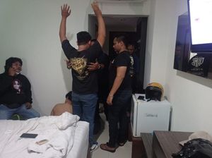 Polresta Mataram Gerebek Pelajar-Mahasiswa saat Nyabu Bareng di Hotel Polresta Mataram Gerebek Pelajar-Mahasiswa saat Nyabu Bareng di Hotel
