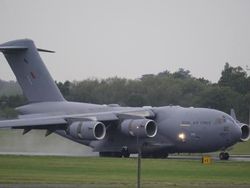 Pesawat yang Bawa Peti Mati Ratu Elizabeth Catatkan Rekor Sepanjang Masa Pesawat yang Bawa Peti Mati Ratu Elizabeth Catatkan Rekor Sepanjang Masa