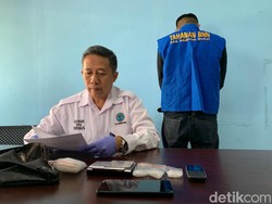 Pria di Lembang Dibekuk Petugas Saat Kirim Paket Sabu