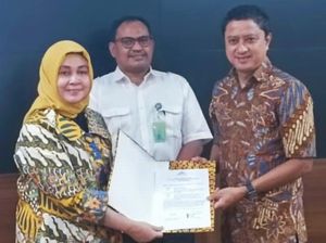 Operator Tambang Emas Banyuwangi Kembali Serahkan Lakom ke KLHK Operator Tambang Emas Banyuwangi Kembali Serahkan Lakom ke KLHK