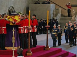 Jenazah Ratu Elizabeth di Westminster, Publik Beri Penghormatan Terakhir