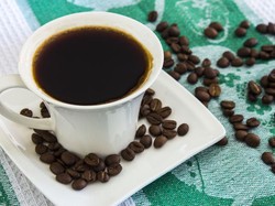 Benarkah Minum Kopi Picu Perut Kembung?