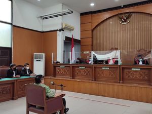 Hakim Berdoa Mohon Perlindungan dari Kesesatan Sebelum Bacakan Vonis Napoleon Hakim Berdoa Mohon Perlindungan dari Kesesatan Sebelum Bacakan Vonis Napoleon