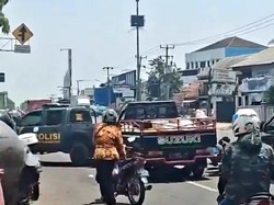 Tabrakan Beruntun 4 Kendaraan di Karawang, Satu Orang Tewas