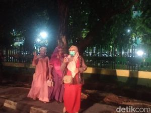 Nikahan Warga Terimbas Blokade Jalan Urip Makassar, Tamu Undangan Jalan Kaki