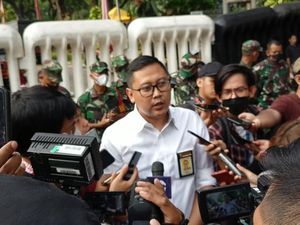 Perwakilan KSP Temui Pendemo: Pemerintah Berusaha Tekan Harga BBM