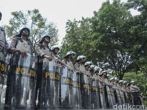 1.600 Personel Polri Siaga Terkait Demo Tolak Kenaikan Harga BBM 1.600 Personel Polri Siaga Terkait Demo Tolak Kenaikan Harga BBM
