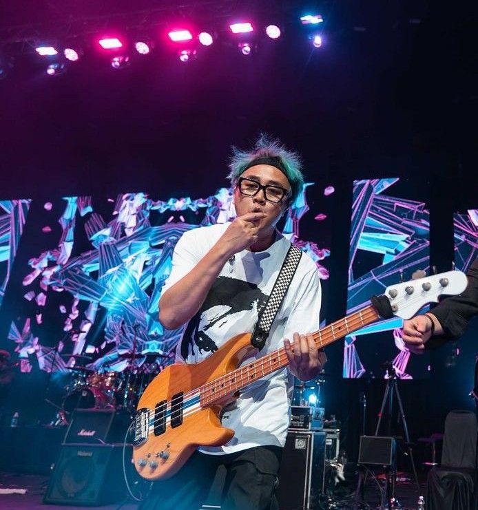 Harga Bass yang Dibanting Thomas Ramdhan Saat Ahmad Band Konser di Malaysia