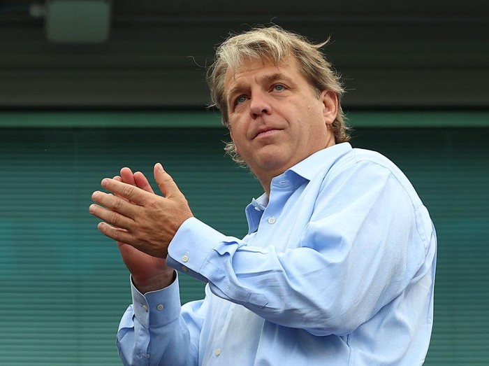 LONDON, ENGLAND - AUGUST 14: Chelsea owner Todd Boehly looks on during the Premier League match between Chelsea FC and Tottenham Hotspur at Stamford Bridge on August 14, 2022 in London, England. (Photo by Chris Brunskill/Fantasista/Getty Images)