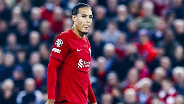 LIVERPOOL, ENGLAND - SEPTEMBER 13: Virgil van Dijk of Liverpool FC Looks on during the UEFA Champions League group A match between Liverpool FC and AFC Ajax at Anfield on September 13, 2022 in Liverpool, United Kingdom. (Photo by Michael Bulder/NESImages/DeFodi Images via Getty Images)