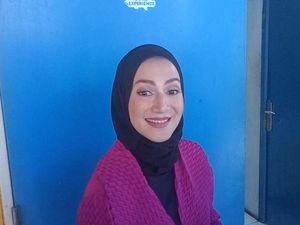 Wanda Hamidah Berterima Kasih ke Tuhan Lewat Hijab Wanda Hamidah Berterima Kasih ke Tuhan Lewat Hijab