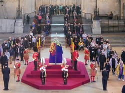 Antrian Menuju Peti Mati Ratu Elizabeth Membludak, Waktu Tunggunya 14 Jam