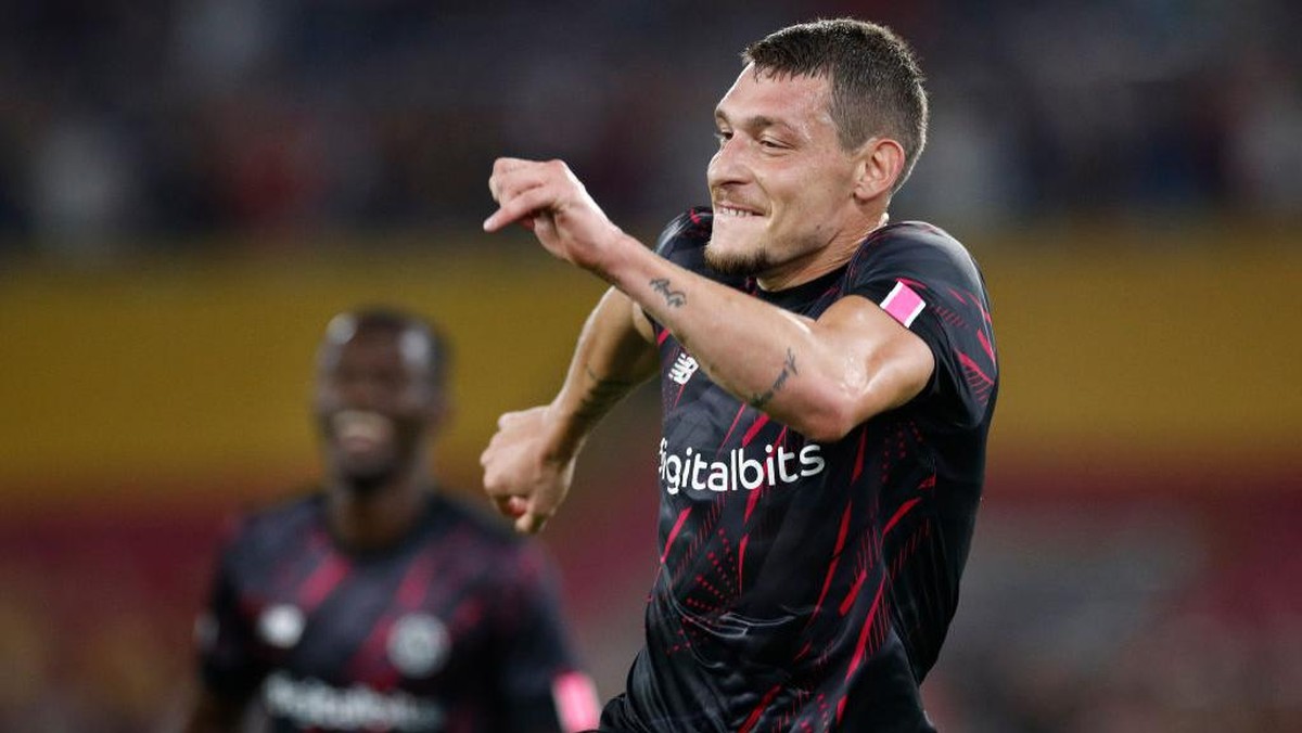 Andrea Belotti mencetak satu gol saat AS Roma menang 3-0 atas HJK Helsinki di Liga Europa (Foto: DeFodi Images via Getty Images/DeFodi Images)