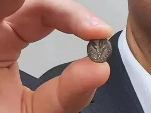 Koin 2.000 Tahun Senilai Rp 14,8 M Kembali ke Israel Setelah 20 Tahun