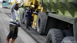 Begini Perawatan Tol Terpanjang di RI
