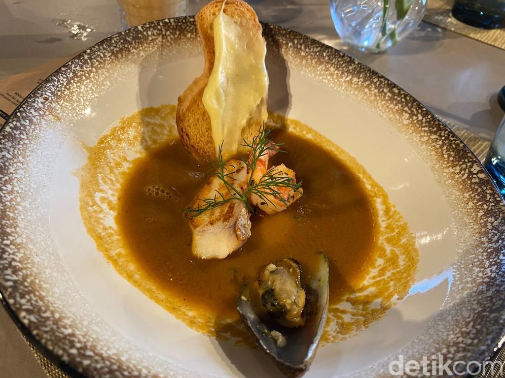 Buka Kembali, Restoran Italia Ini Sajikan Bouillabaisse hingga Linguine Auntentik
