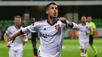 Cristiano Ronaldo berlari untuk selebrasi usai mencetak gol penalti. (Foto: Getty Images/Oleg Bilsagaev)