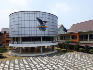 SMAN Unggulan MH Thamrin Terlempar dari Top 1000 Sekolah LTMPT, Ada Apa? SMAN Unggulan MH Thamrin Terlempar dari Top 1000 Sekolah LTMPT, Ada Apa?