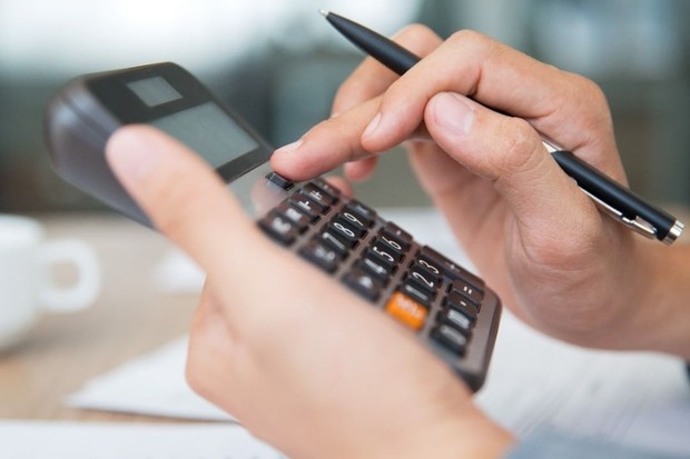 Hitung penghasilan bulanan/Freepik.com @katemangostar Hitung penghasilan bulanan/Freepik.com @katemangostar